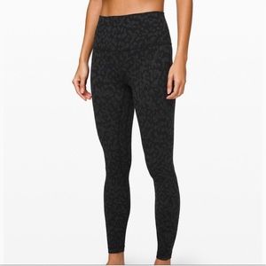 Lululemon Align SHR pant 25" - Formation Camo
Deep Coal Multi